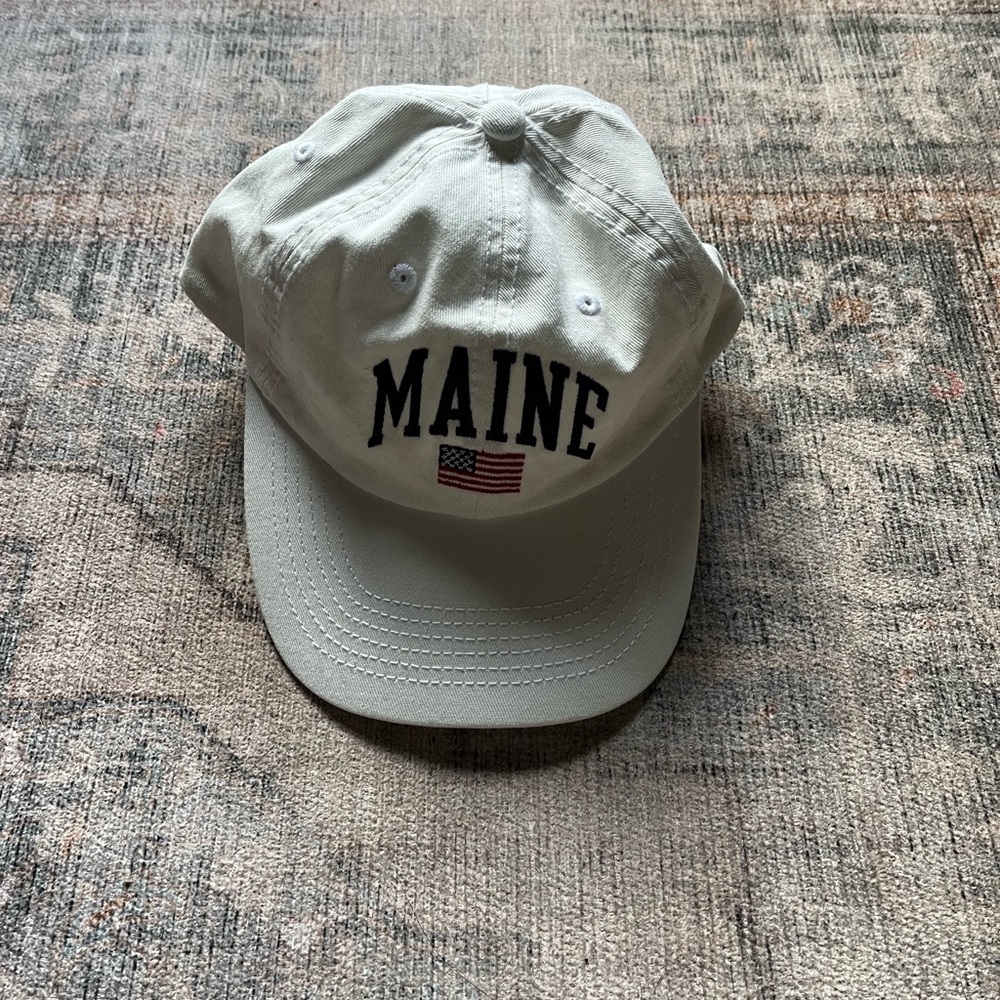 Beige Maine Cap with Flag